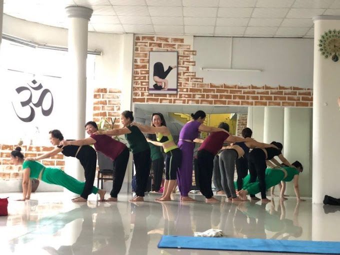 Clb Hatha Yoga Loan Nguyễn