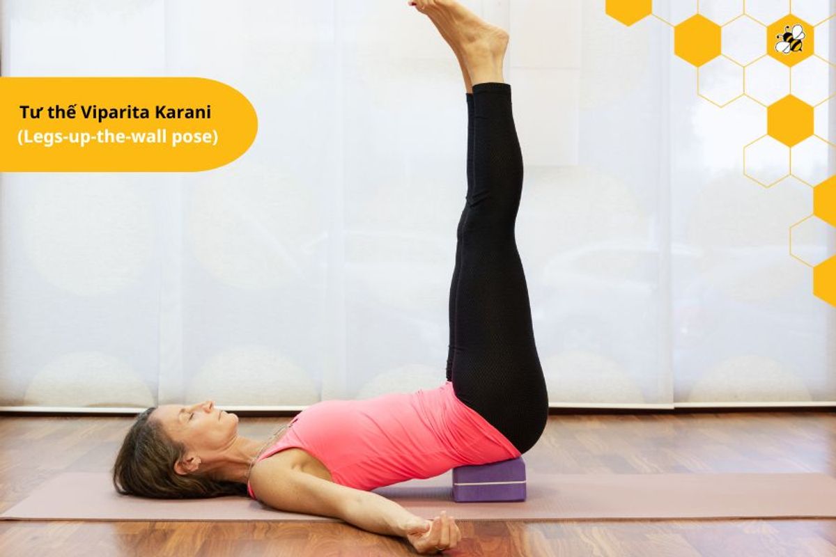 Tư thế Viparita Karani (Legs-up-the-wall pose)