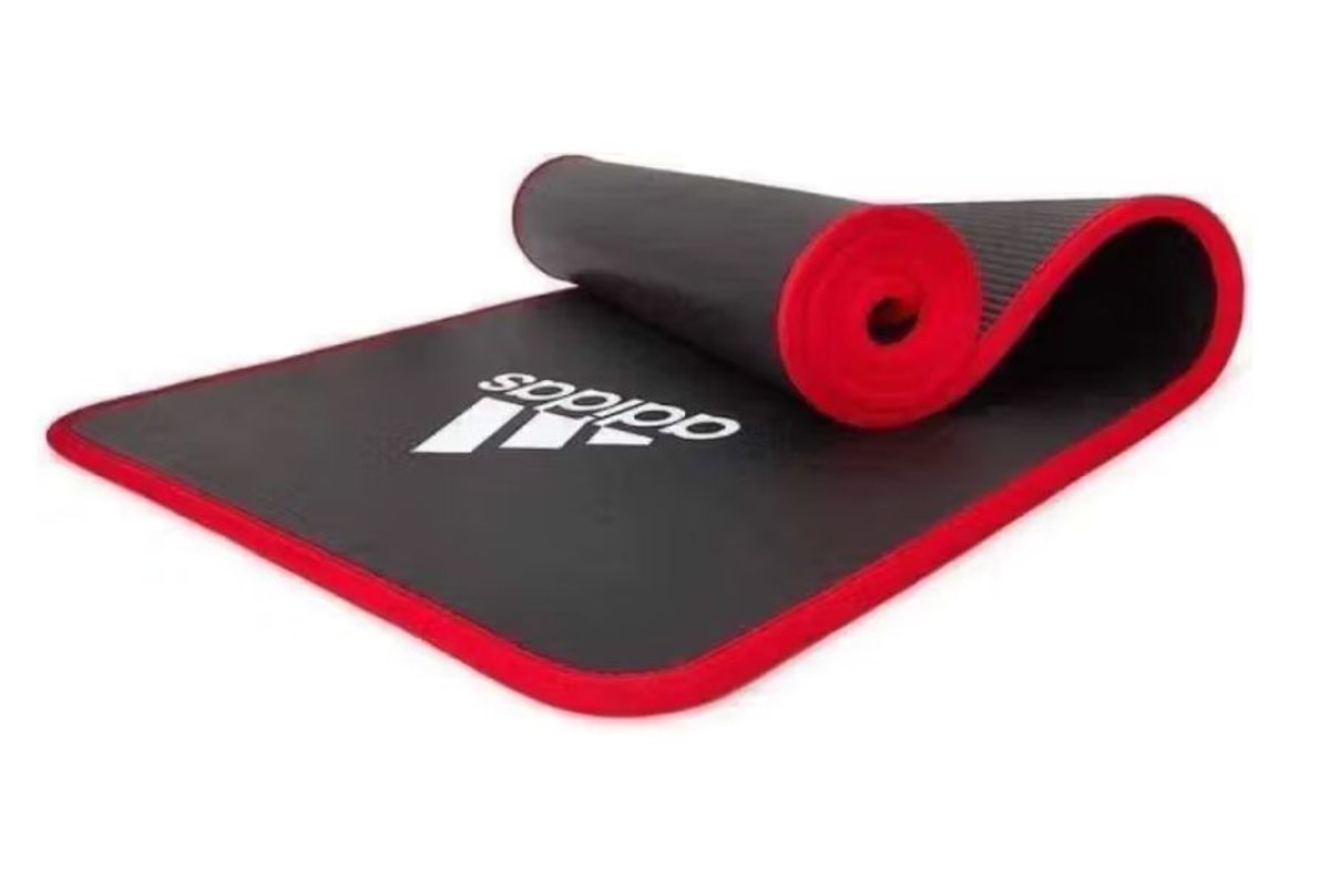 Đặc điểm nổi bật của thảm yoga Adidas