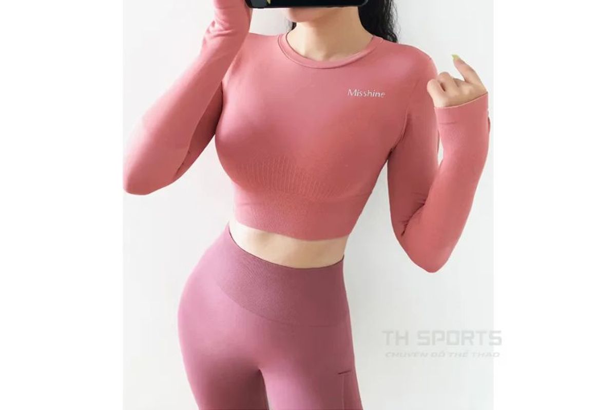 Các kiểu dáng áo tập yoga dài tay