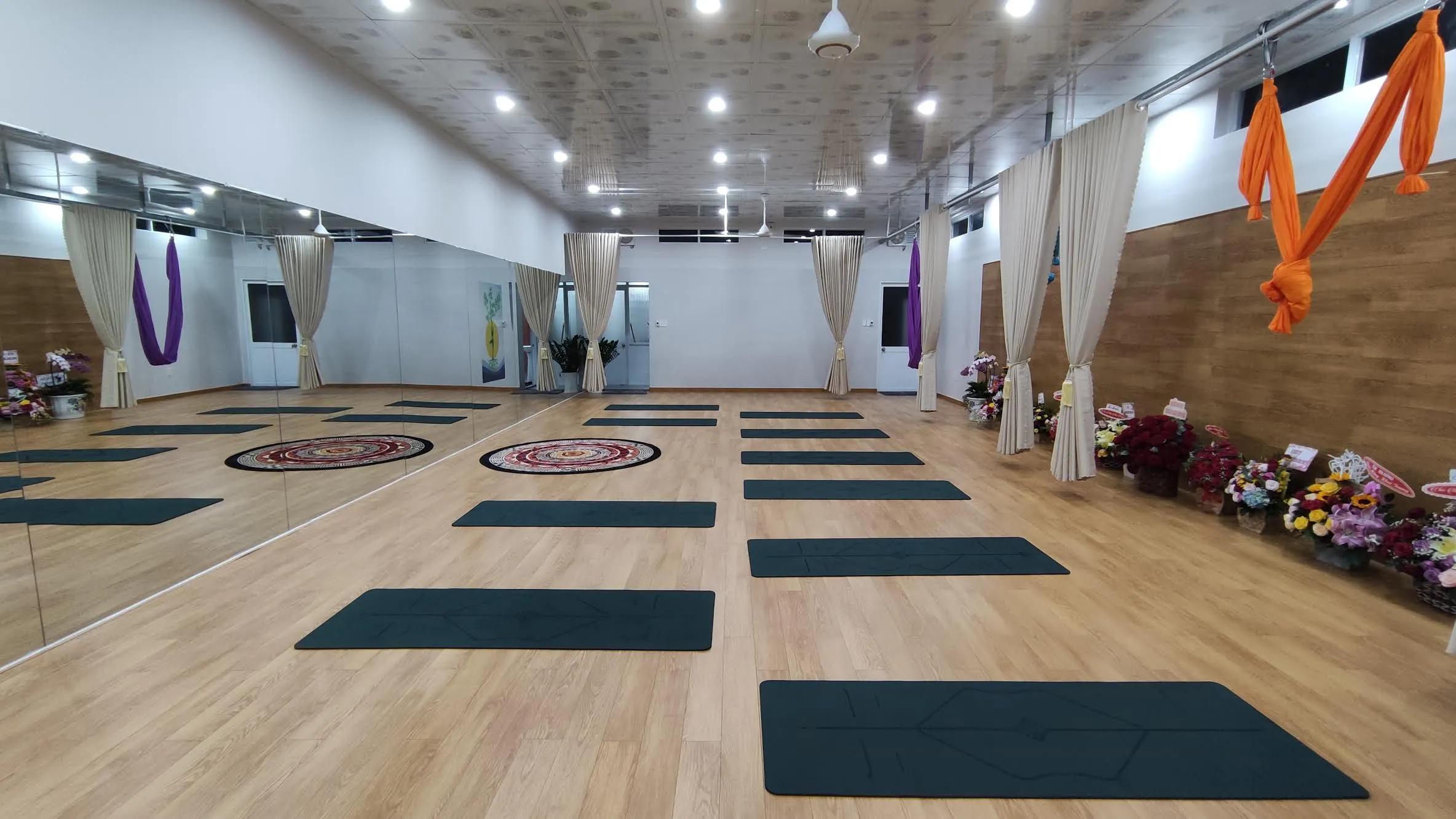 Yoga Tân Khánh