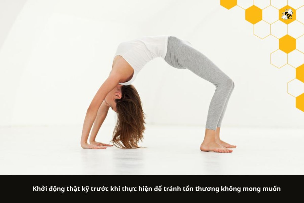 Khởi động thật kỹ trước khi thực hiện để tránh tổn thương không mong muốn