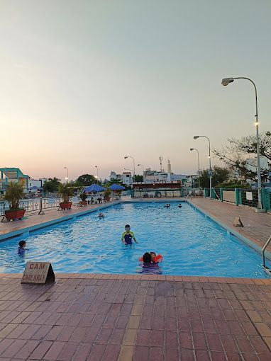 Nguyen Tri Phuong Swimming Pool