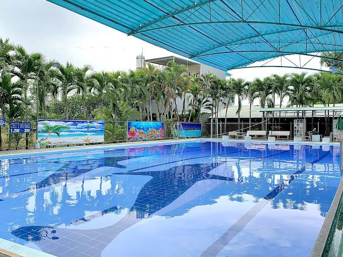 Thanh Van swimming pool