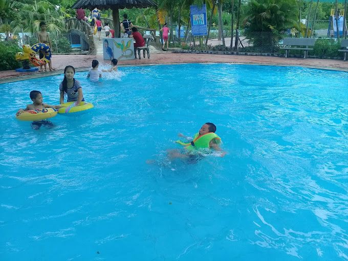 Swimming Pool Huangshan