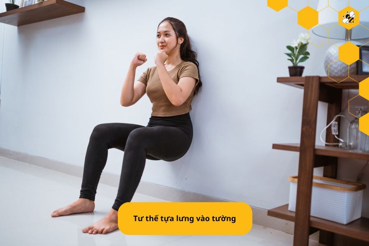 Tư thế tựa lưng vào tường