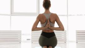 Yoga mở vai và lưng trê