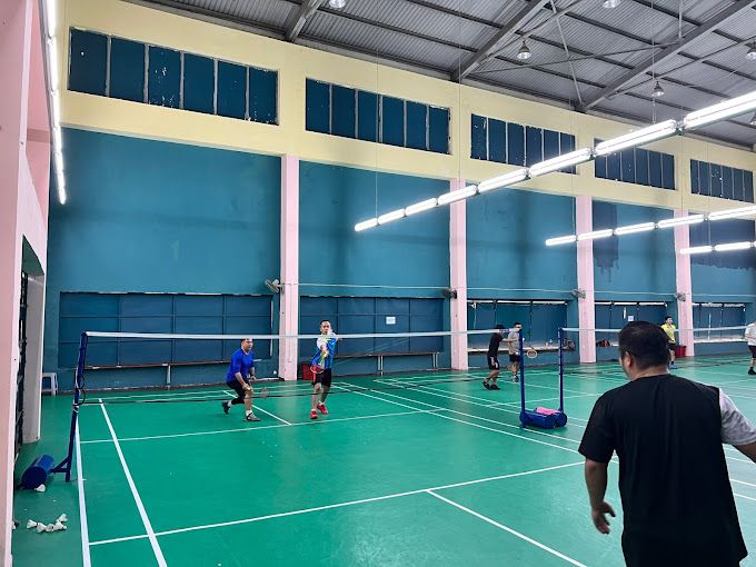 Luong Dinh Cua badminton court