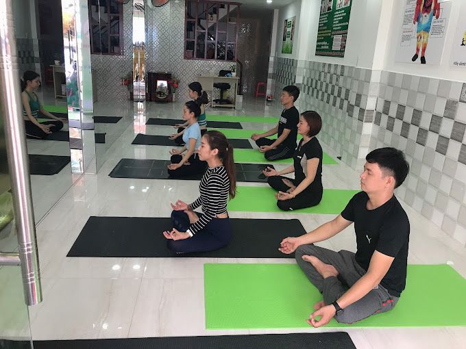 CLB Yoga Bích Nguyễn Giảm cân và Trị liệu