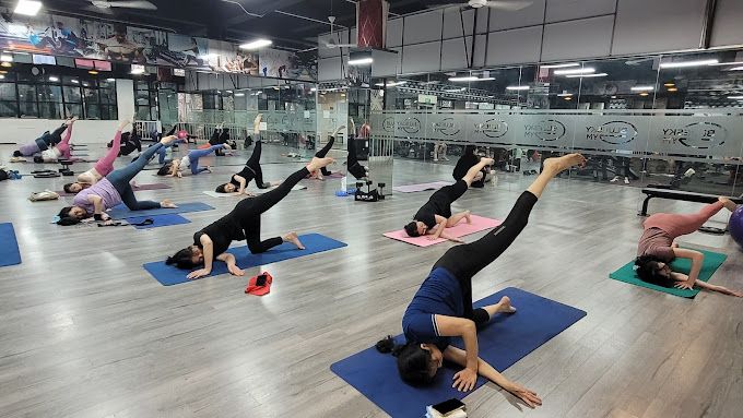 Bluesky Gym and Yoga Hoàng Hoa Thám