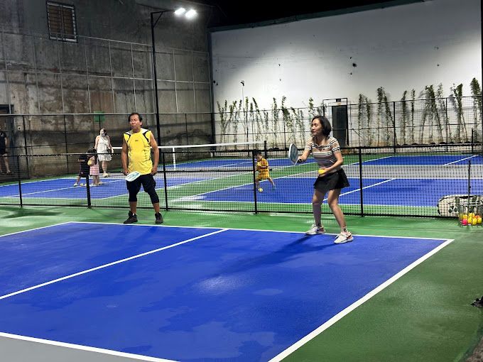 SÂN PICKLEBALL HOÀNG QUÂN