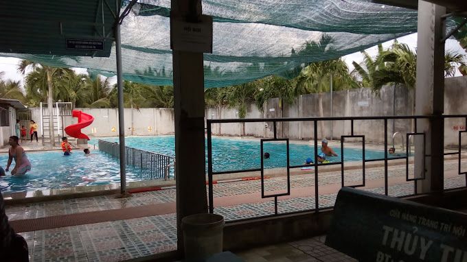 Swimming Pool Phuong Uyen