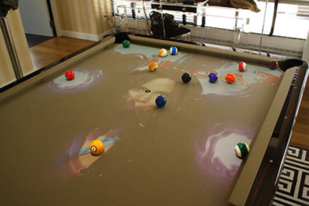 Obscura Cue light pool table