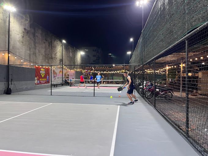 Sân Bóng Đá Mini & Pickleball HỒNG BẢY