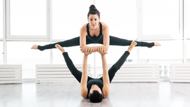 Yoga đôi đơn giản