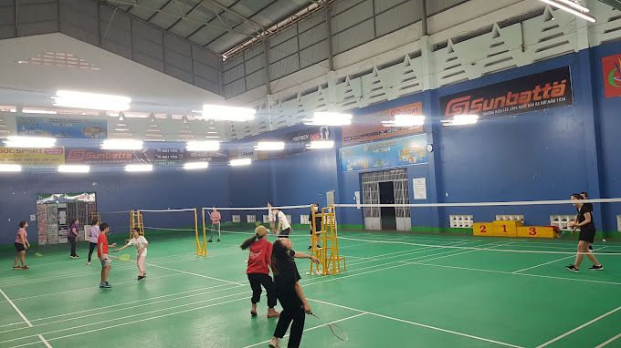 Ngo Quyen Badminton Court