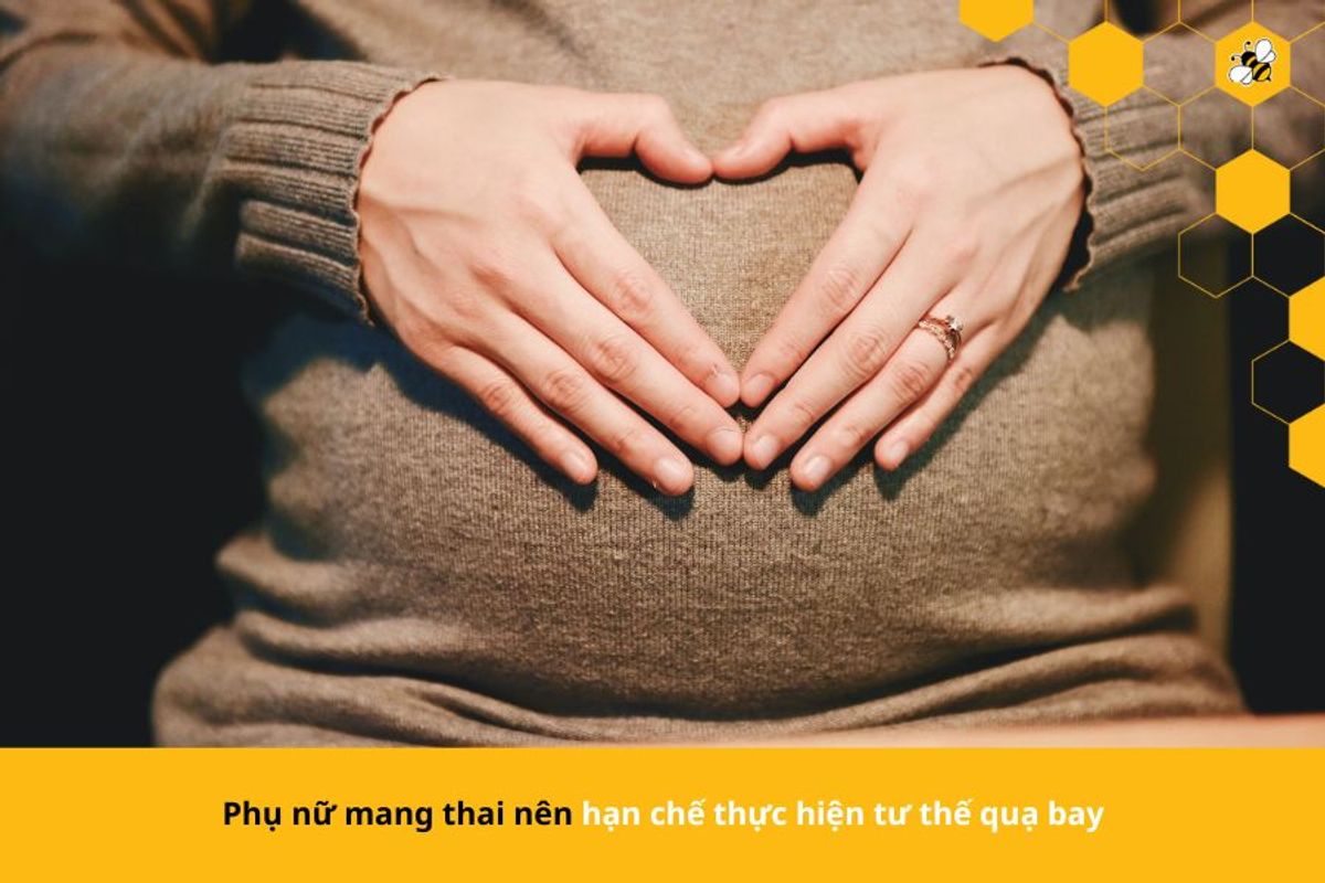 Phụ nữ mang thai nên hạn chế thực hiện tư thế quạ bay