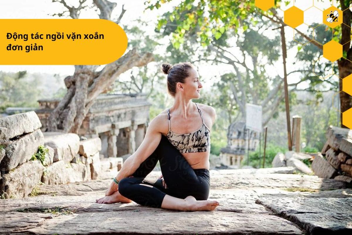 Động tác ngồi vặn xoắn đơn giản