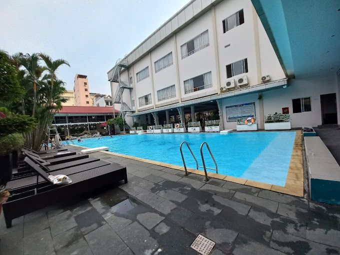 De Nhat Swimming Pool