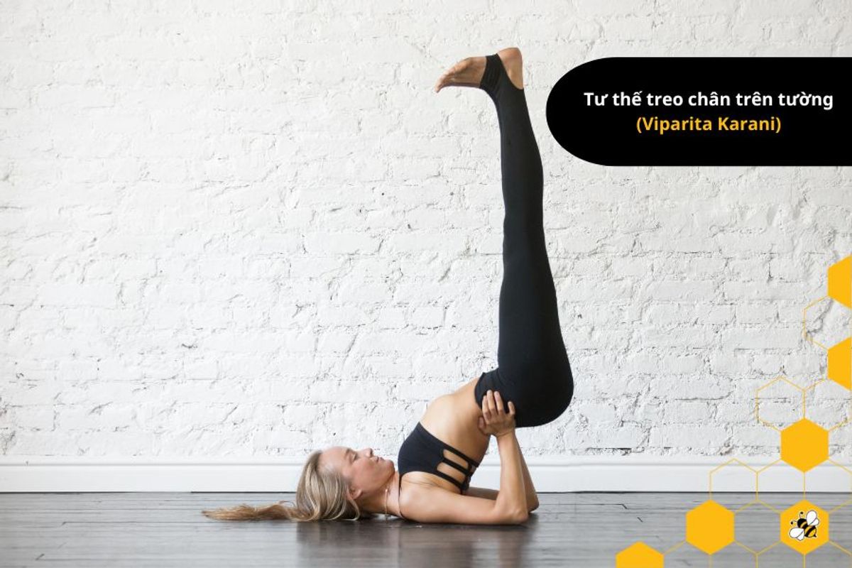Tư thế treo chân trên tường (Viparita Karani)