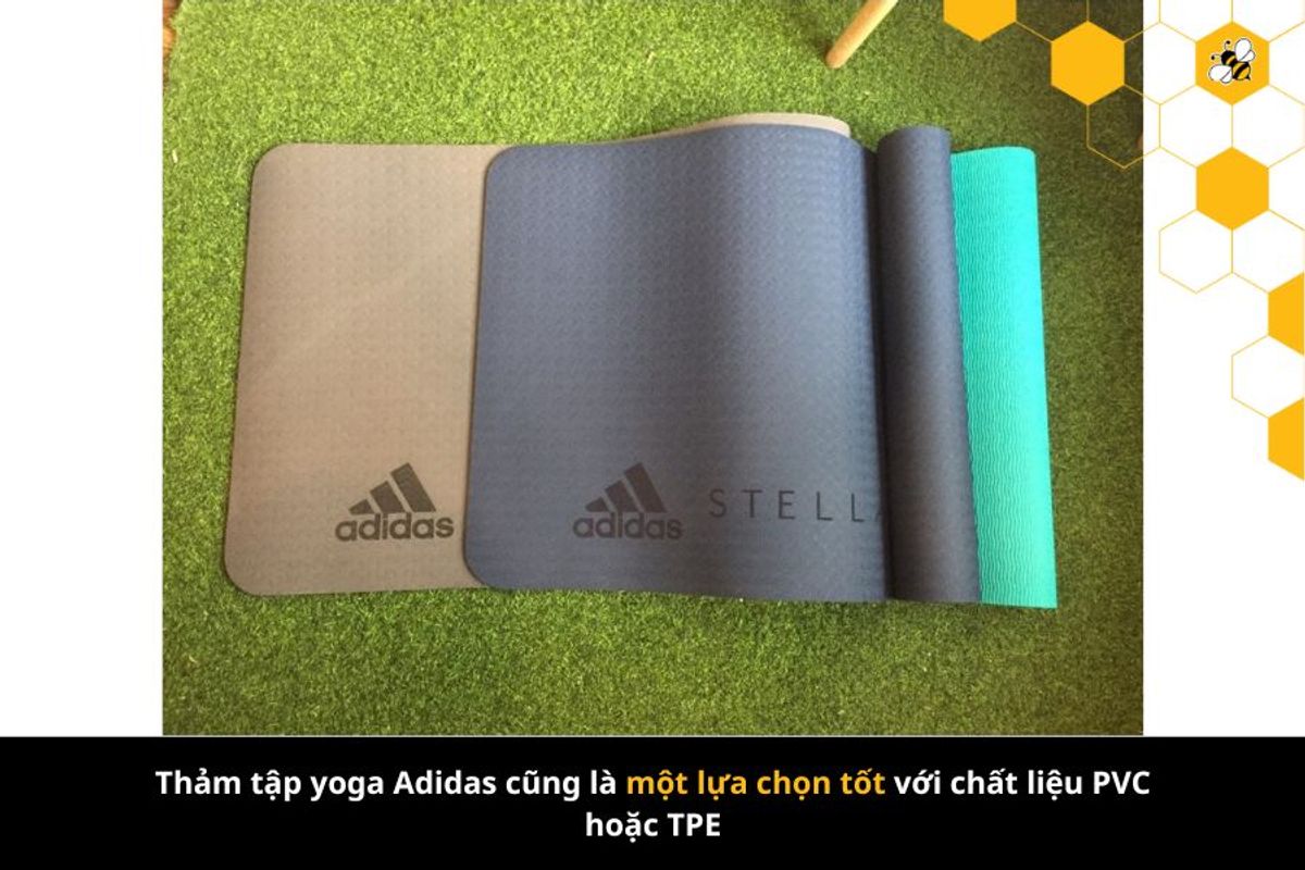 Thảm tập yoga Adidas cũng là một lựa chọn tốt với chất liệu PVC hoặc TPE