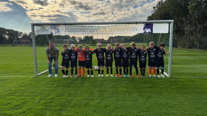 Neue Trikots: Unsere F4 sagt DANKE!