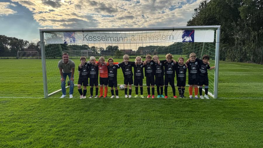 Neue Trikots: Unsere F4 sagt DANKE!