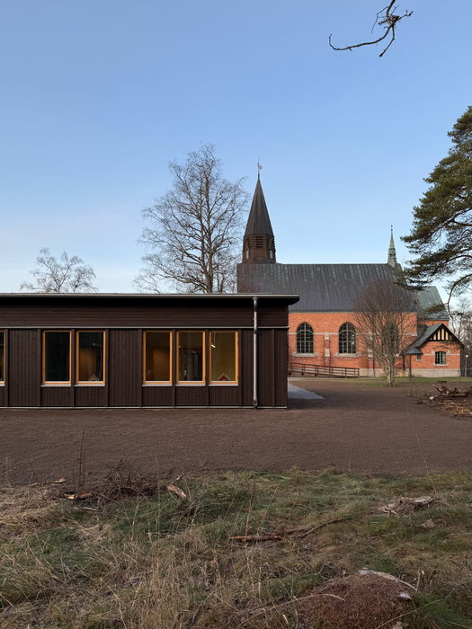 Default image alt text