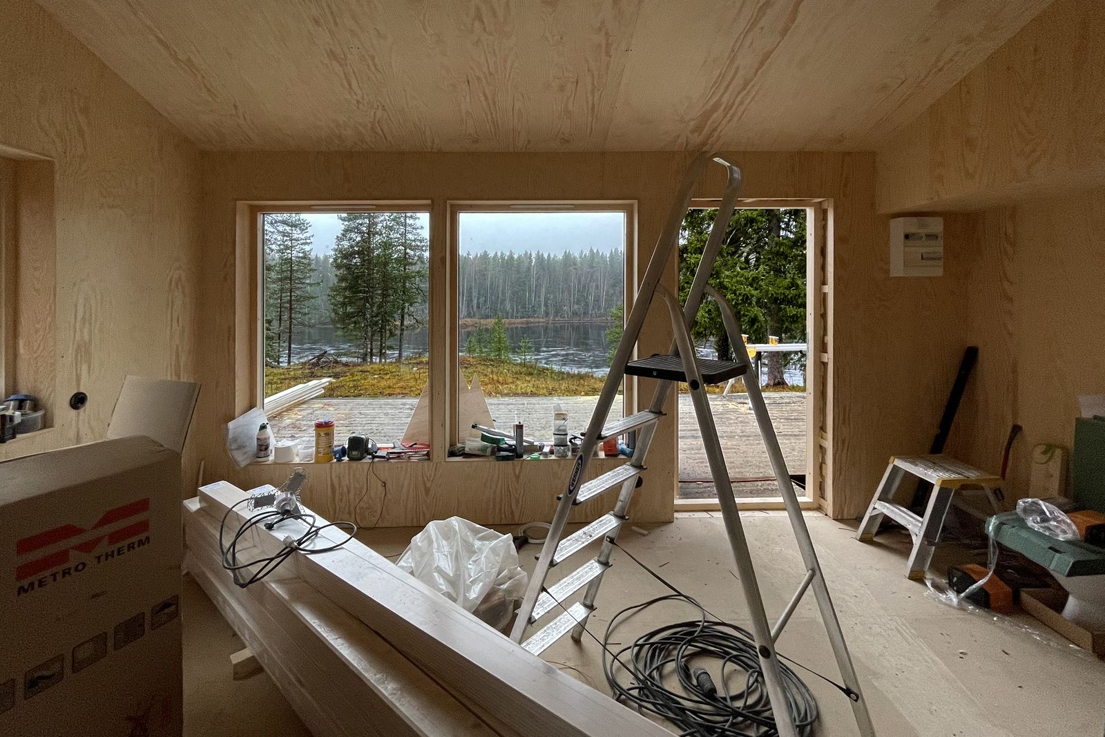 Default image alt text