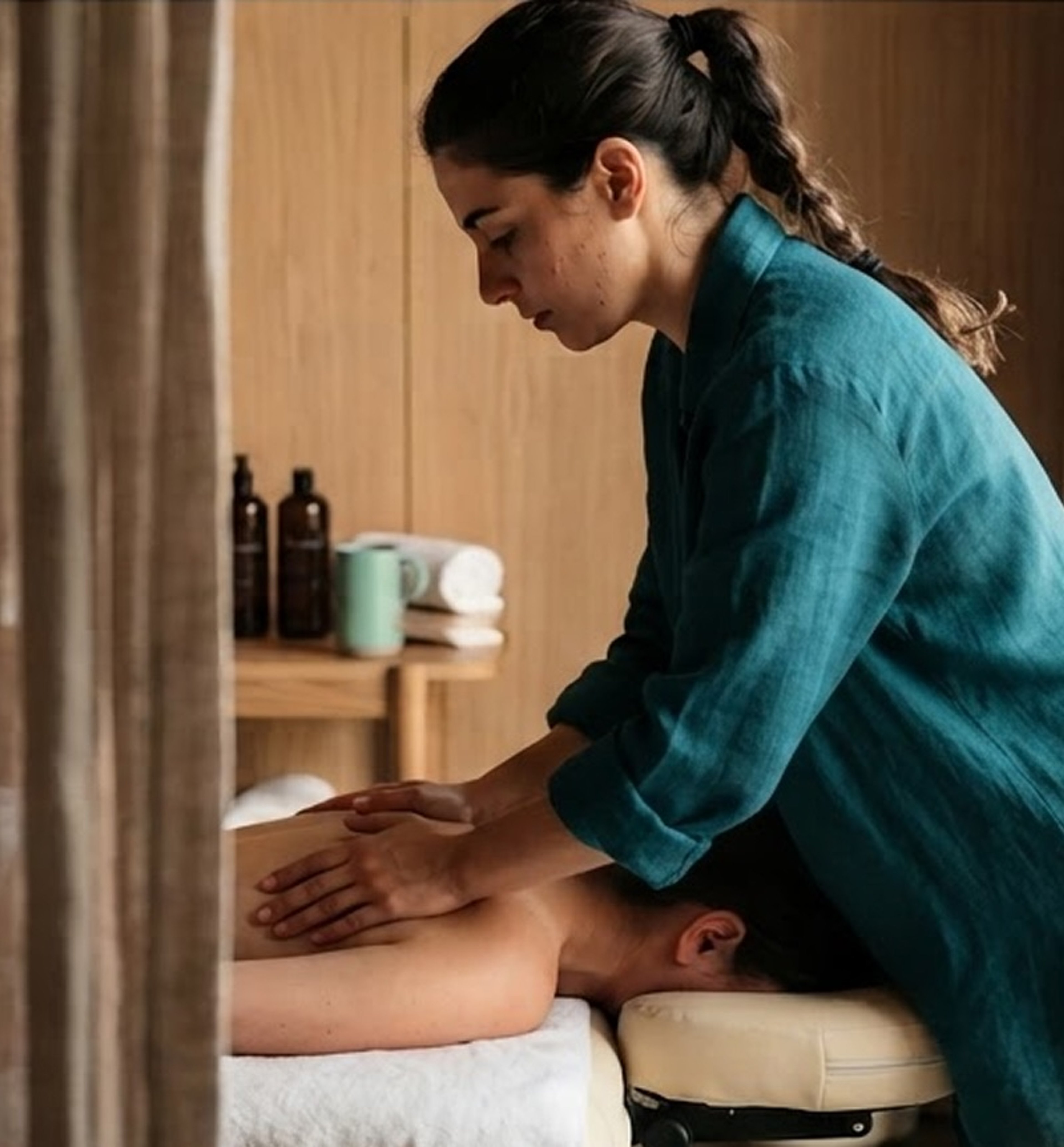 Maya A., Glow skincare studio