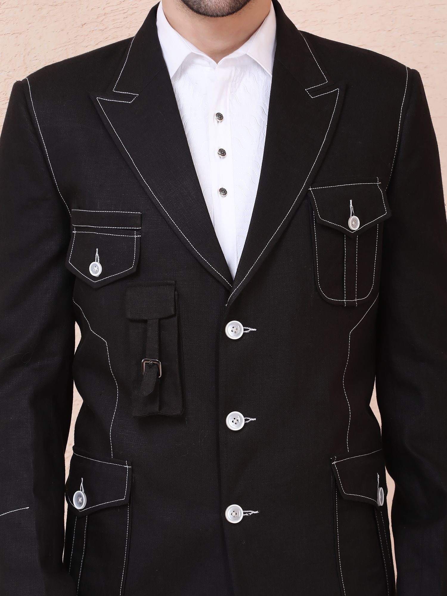 THE COMMANDER MULTI-POCKET BLAZER – BLACK