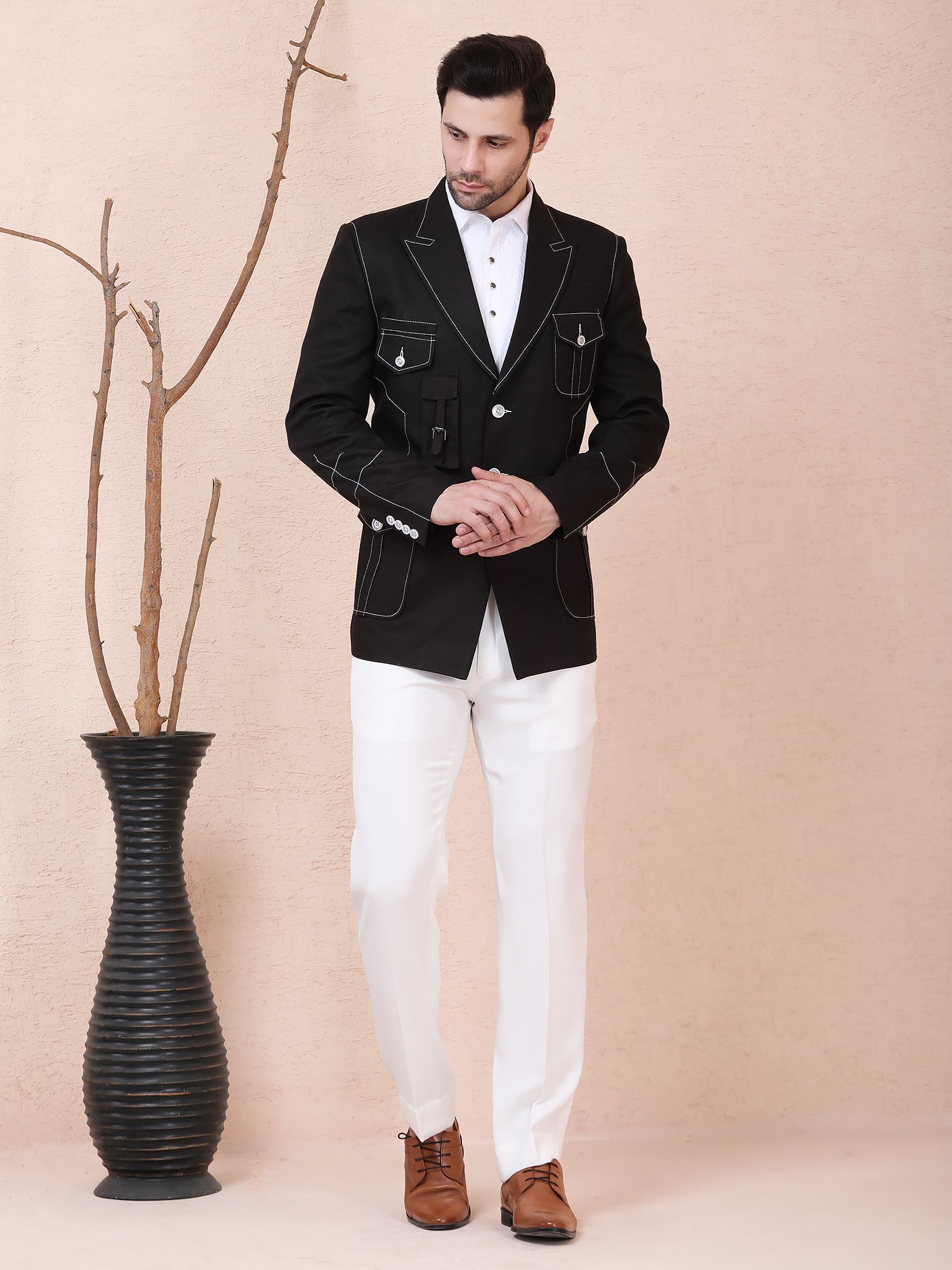 THE COMMANDER MULTI-POCKET BLAZER – BLACK