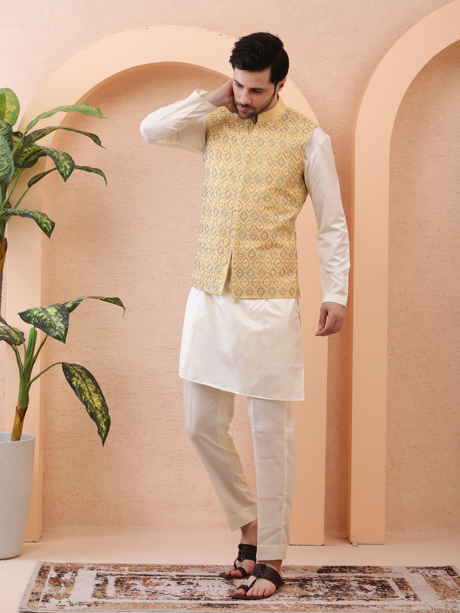 NAQSH-E-ZAR – HAND EMBROIDERED DESIGNER BUNDI SET – YELLOW