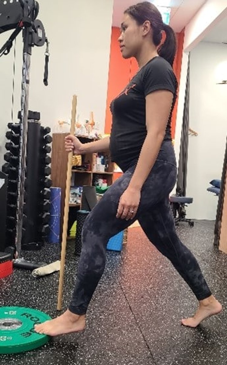 Heel elevated split squat 1