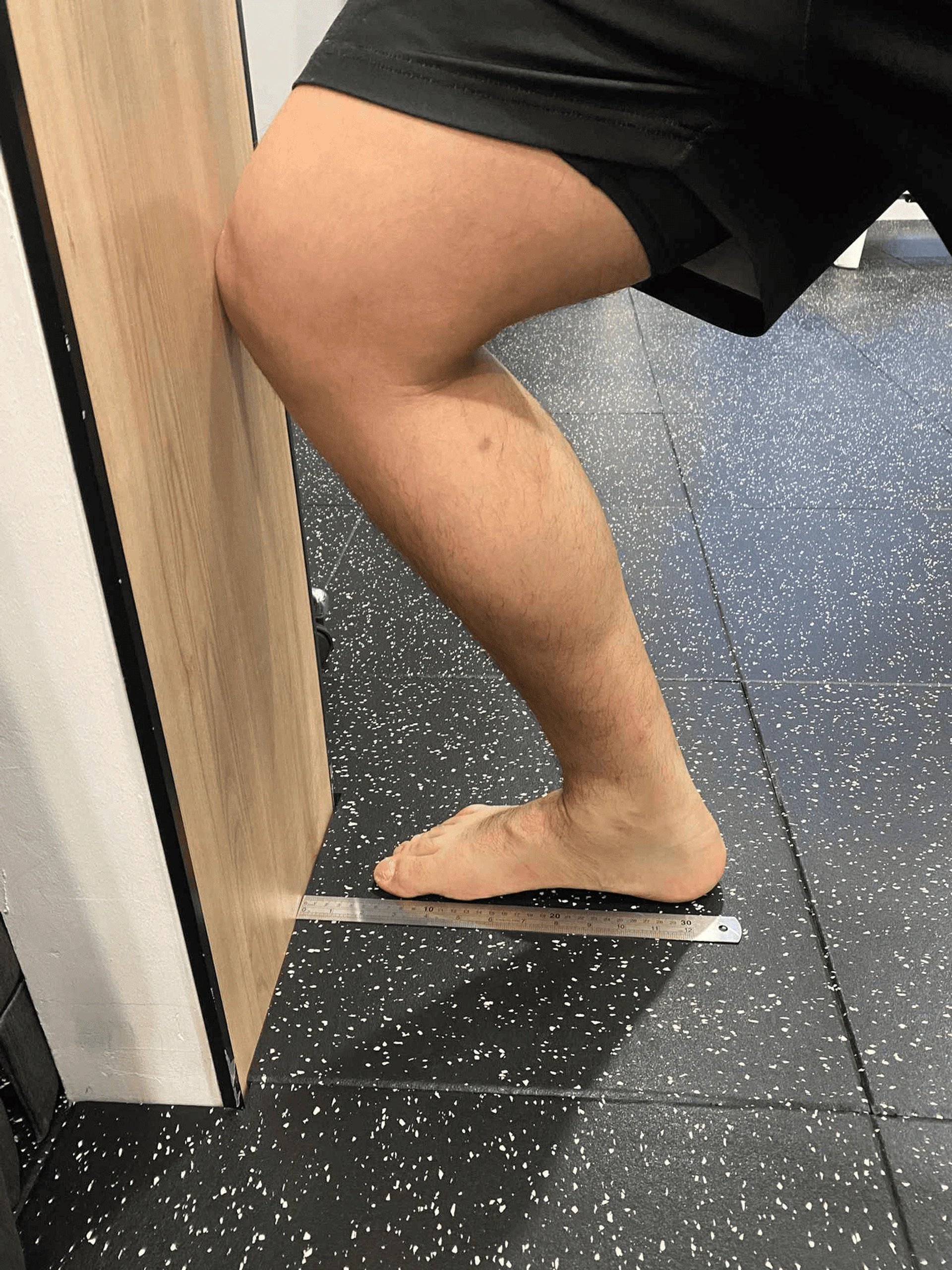 Knee-to-wall Test
