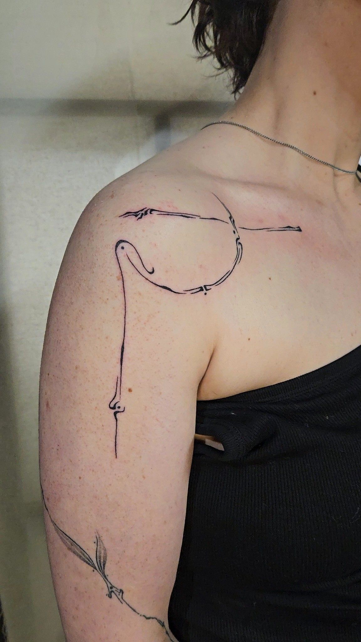 tatouage ornemental epaule tribal