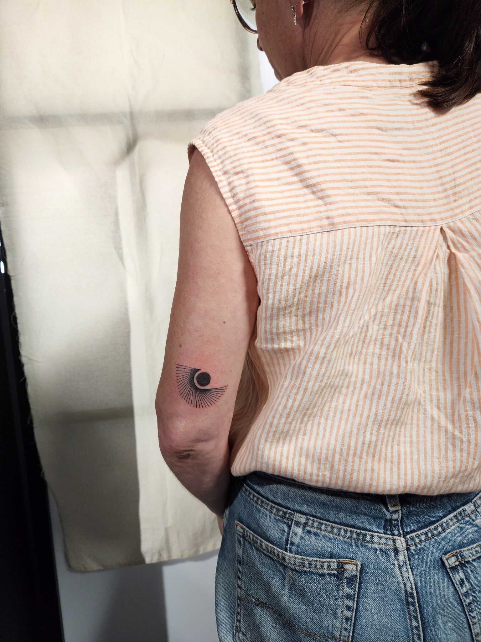 Tatouage soleil lune sphere