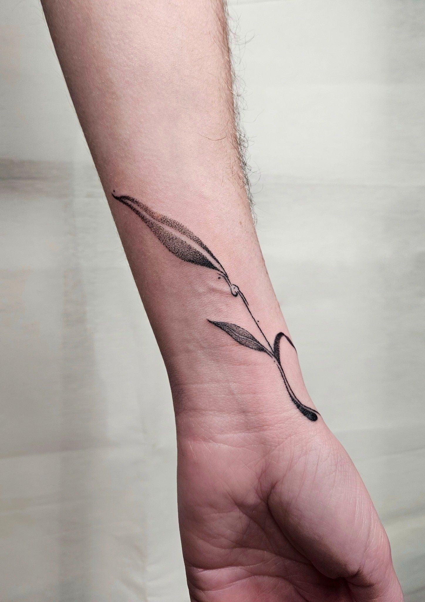 Tatouage feuillage ornemental