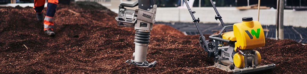 Trilstamper en trilplaat Wacker Neuson