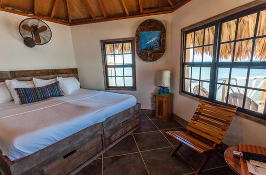 Thatch Caye