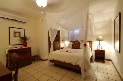 Victoria House Hotel
