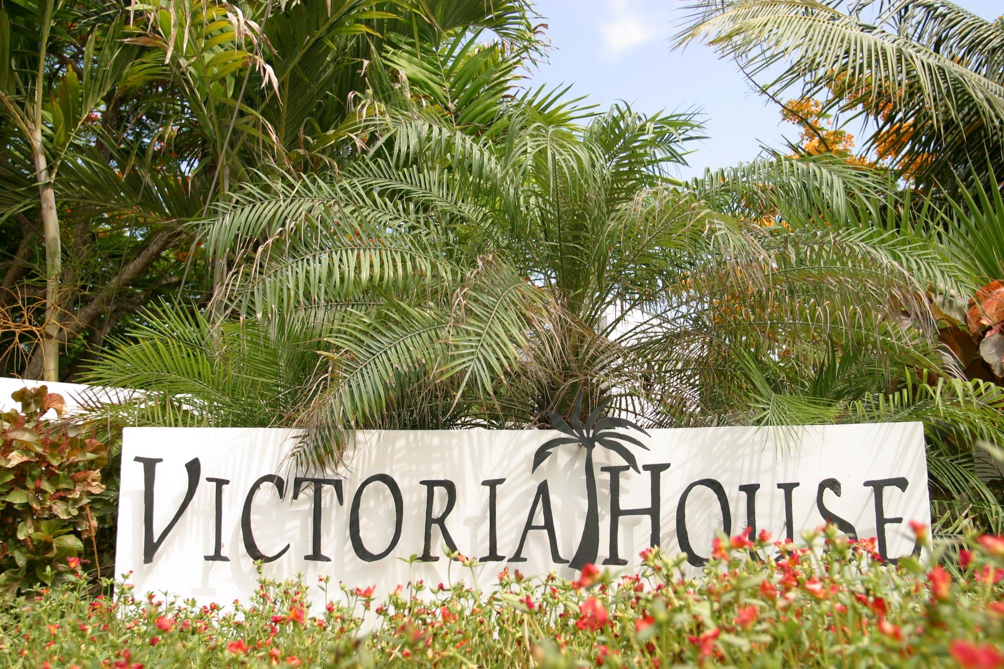 Victoria House Hotel