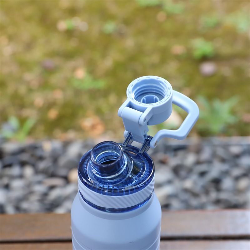 flip spout drinking lid detail of insulated bottle