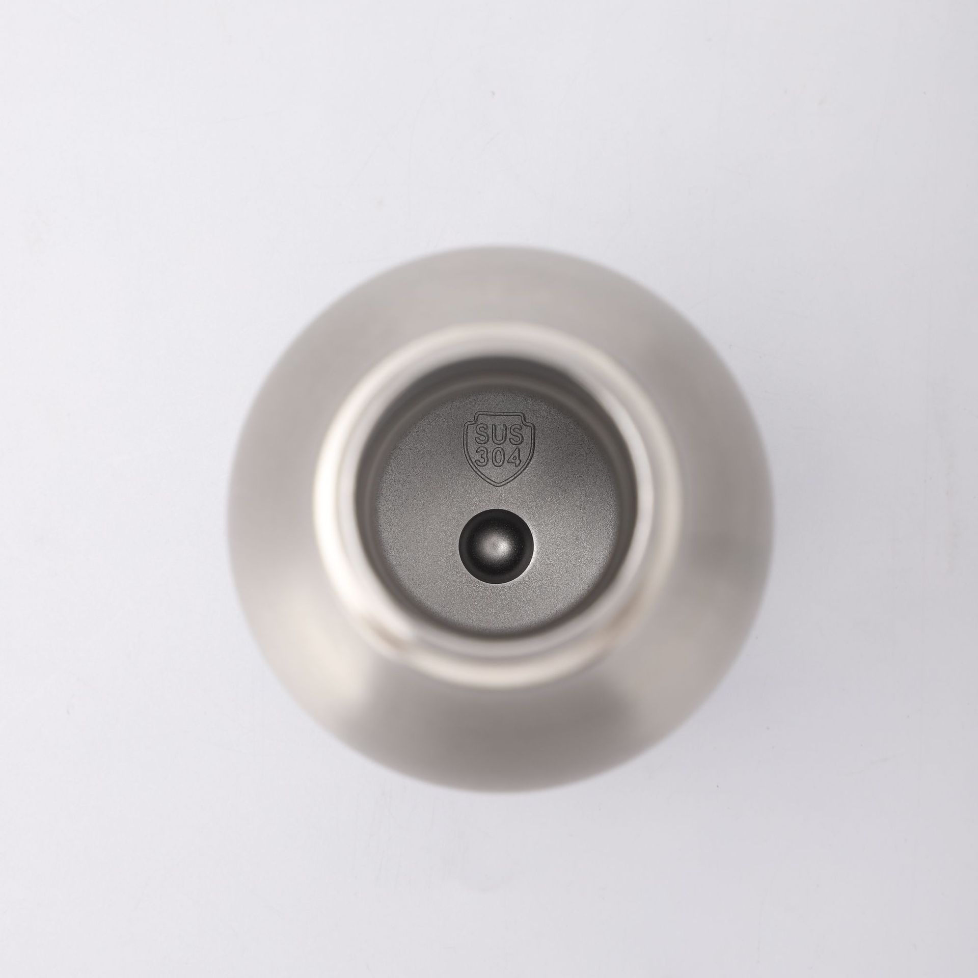 Inside bottom view showing SUS304 stainless steel marking