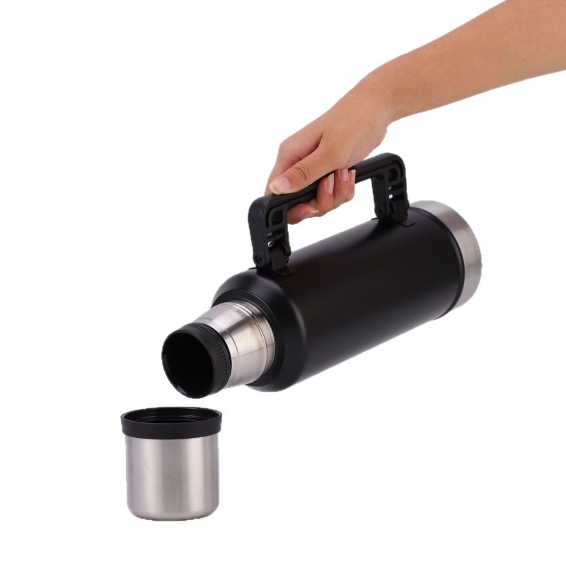 Thermos jug pouring demonstration – lid can be used as cup