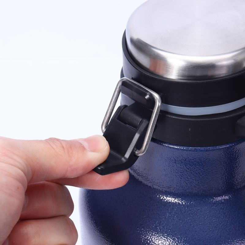 beer growler mouth detail closed