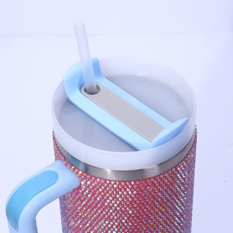 40oz insulated tumbler lid with straw, leak resistant handle tumbler detail