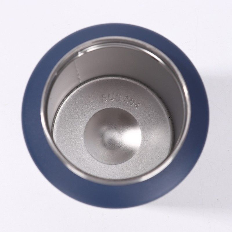 Stainless steel water jug lid and interior bottom details