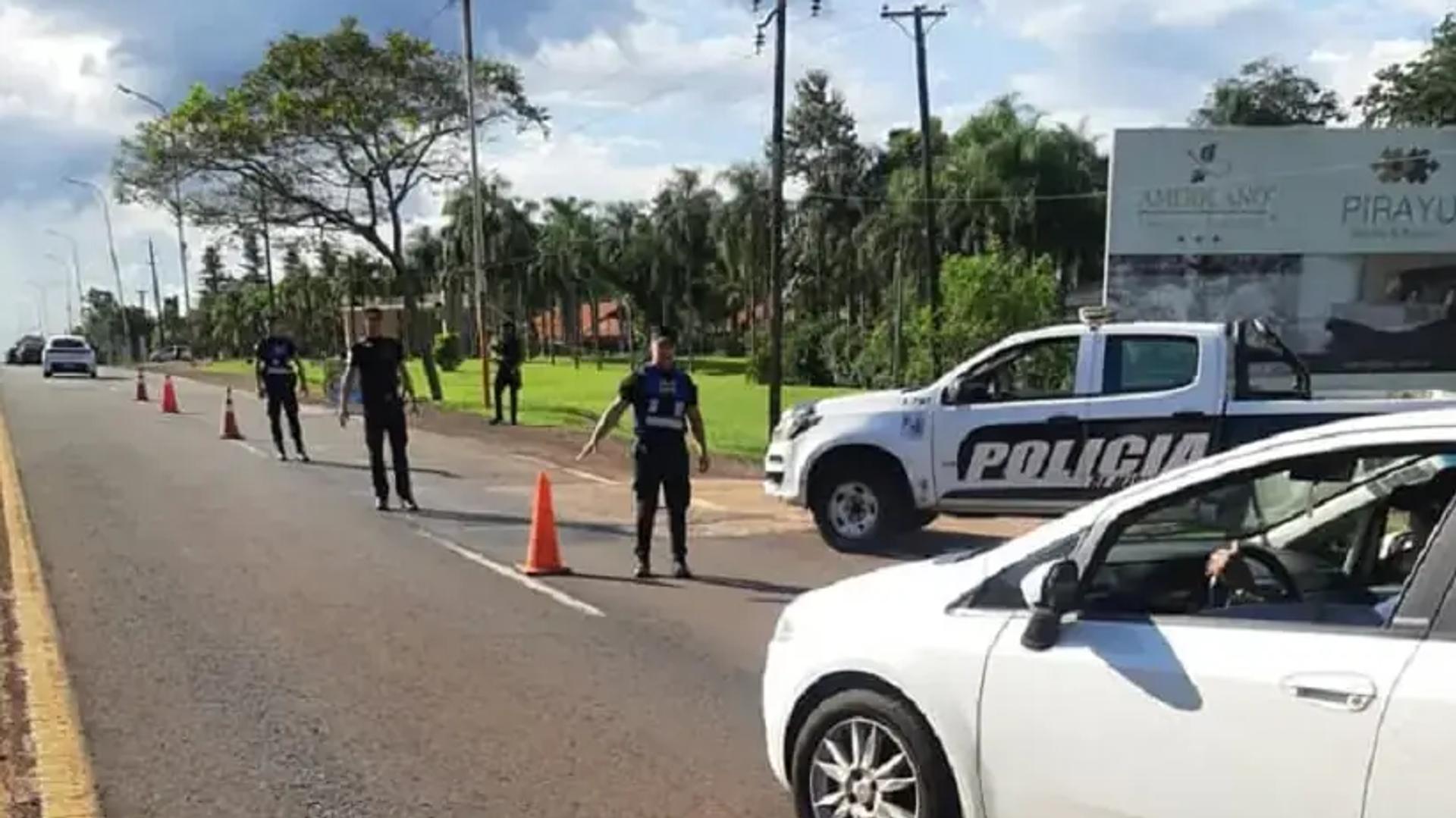 Polícia na Argentina e "La Caminera": O Que Levar no Carro para Evitar Multas (e Propina)