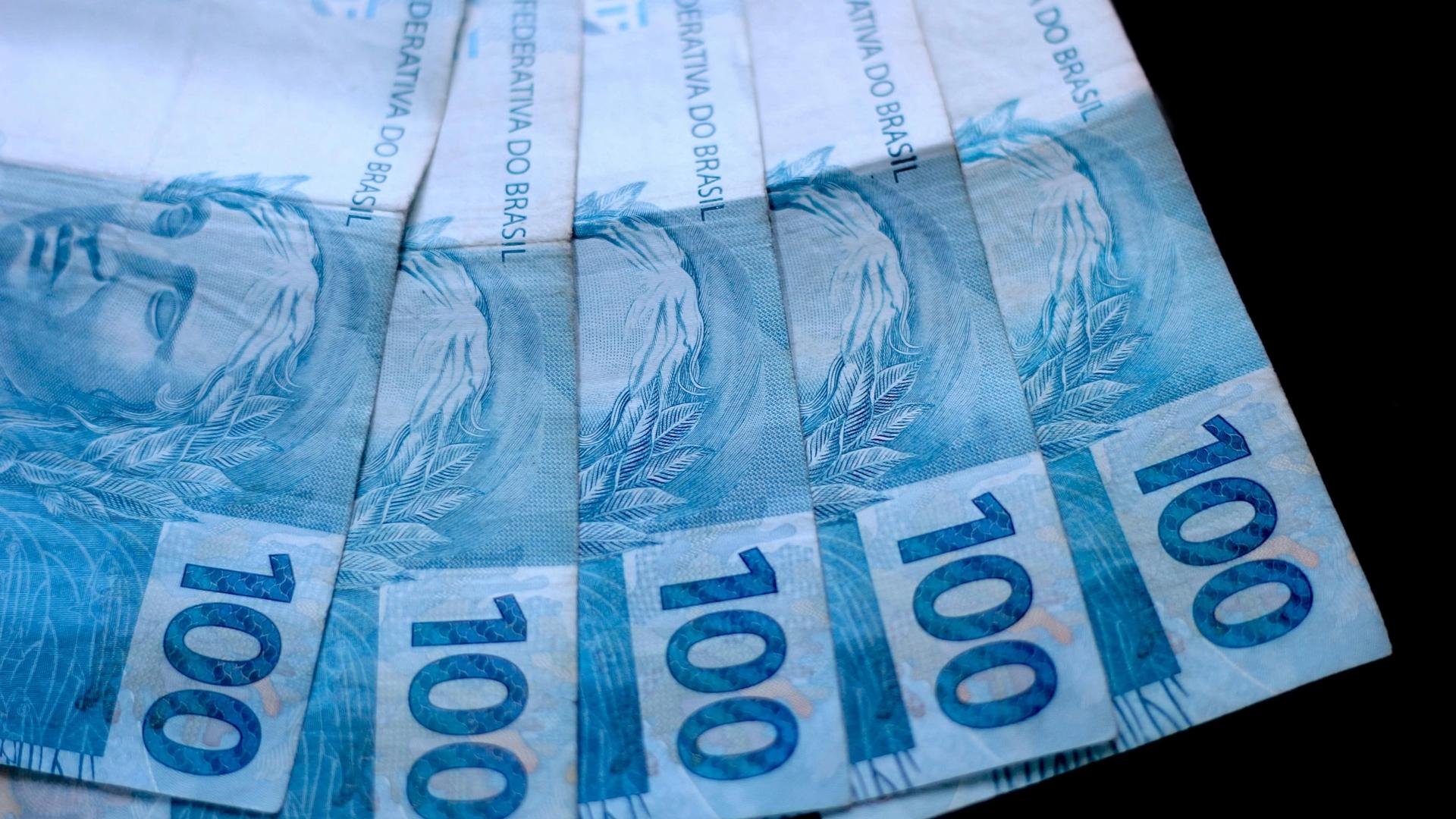 Como Fazer R$ 100 por Dia na Estrada e Não Voltar para Casa (Guia de Sobrevivência!)